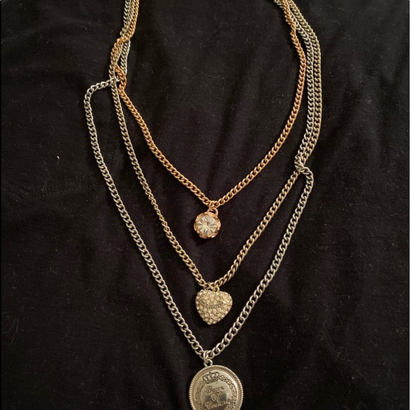 3 chain attached multi colored necklace. - Picture 2 of 7